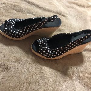 Wedge shoes polka dot!